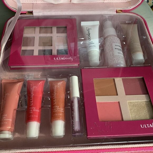 Ultra beauty makeup collection with beautiful zippered case - Picture 2 of 8